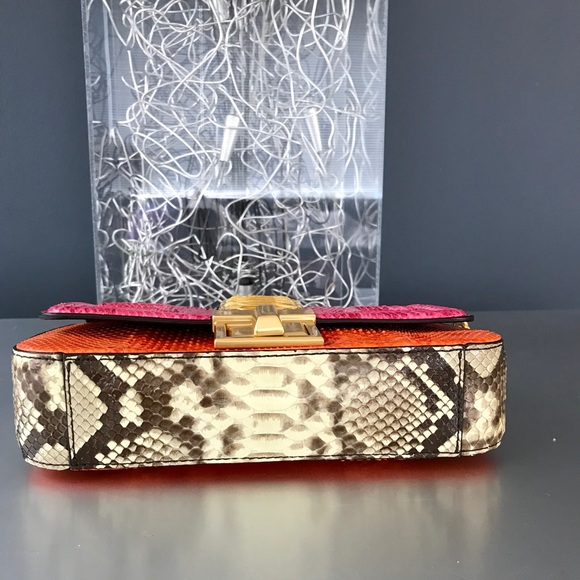 MCM Pink snakeskin shoulder bag - Picture 4 of 8